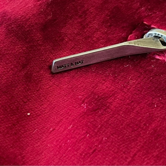 Matt & Nat Santogold Red Velvet Clutch Shoulder Crossbody Foldover Purse - Picture 7 of 11